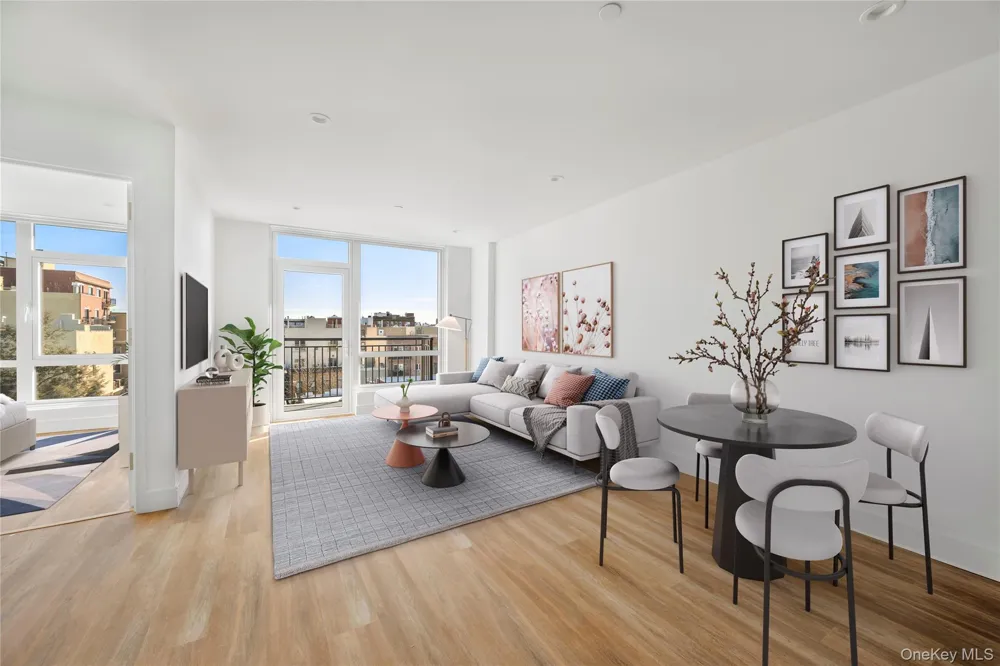 2815 35th Street #5A Astoria, NY 11103