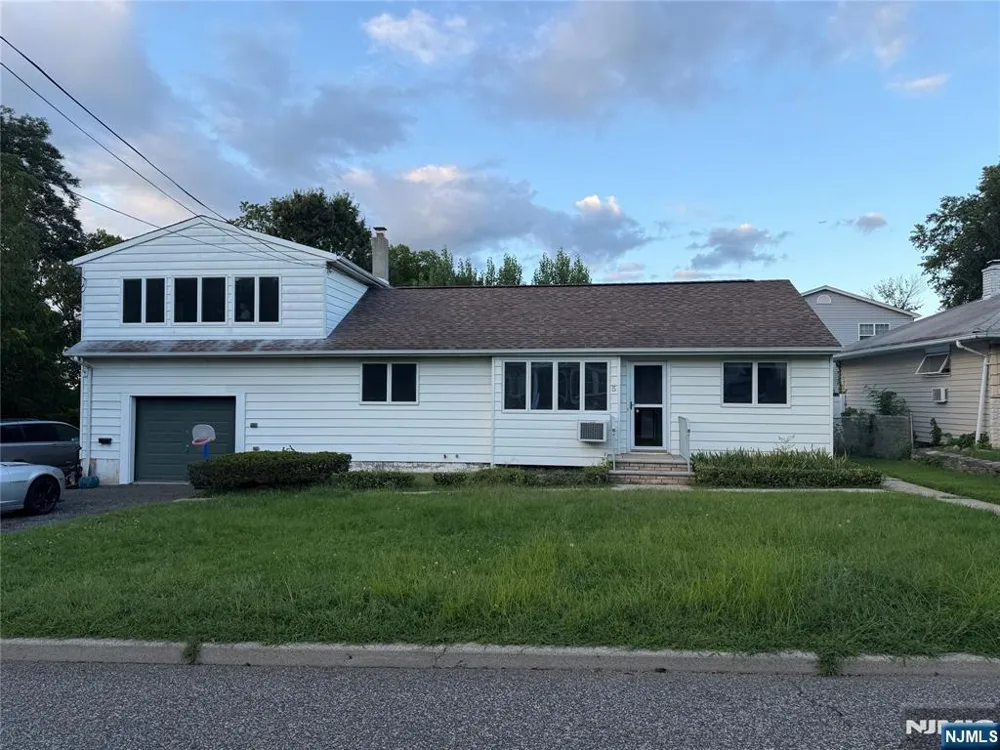 5 Lexington Avenue Wallington, NJ 07057