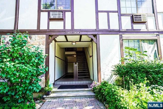 1418 Faulkner Court Mahwah, NJ 07430