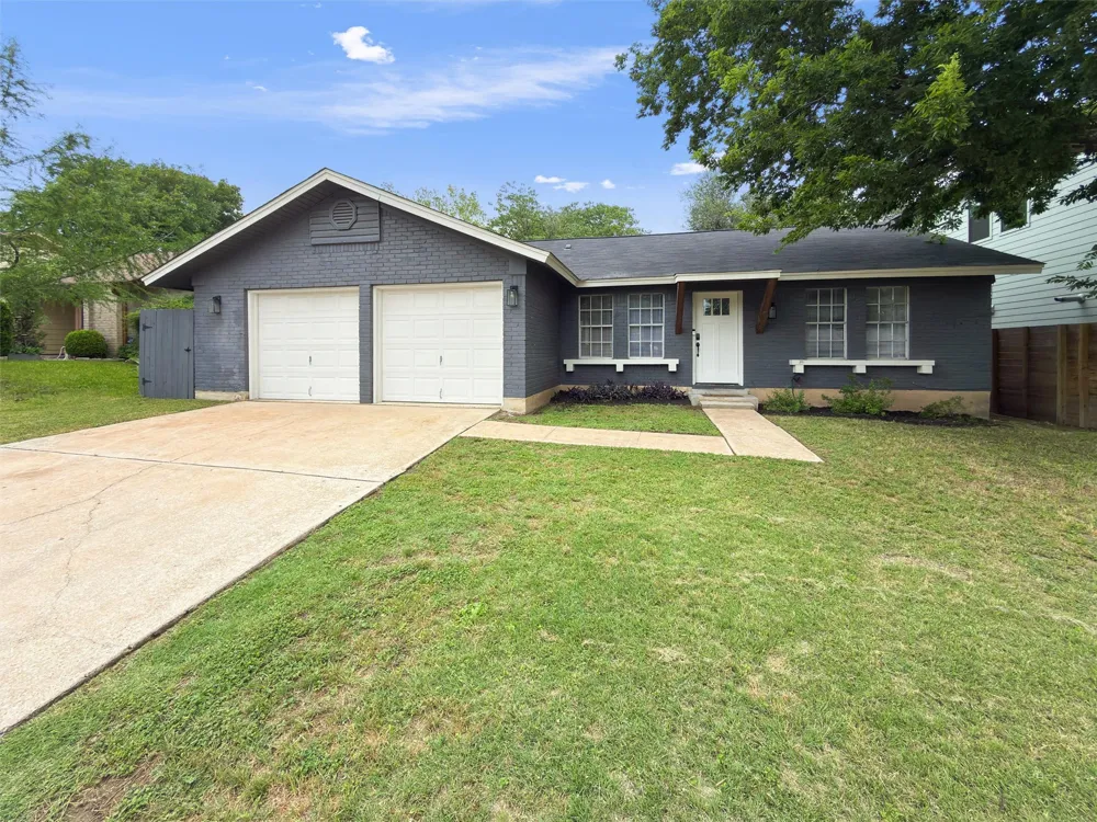 800 Huntingdon Place Austin, TX 78745