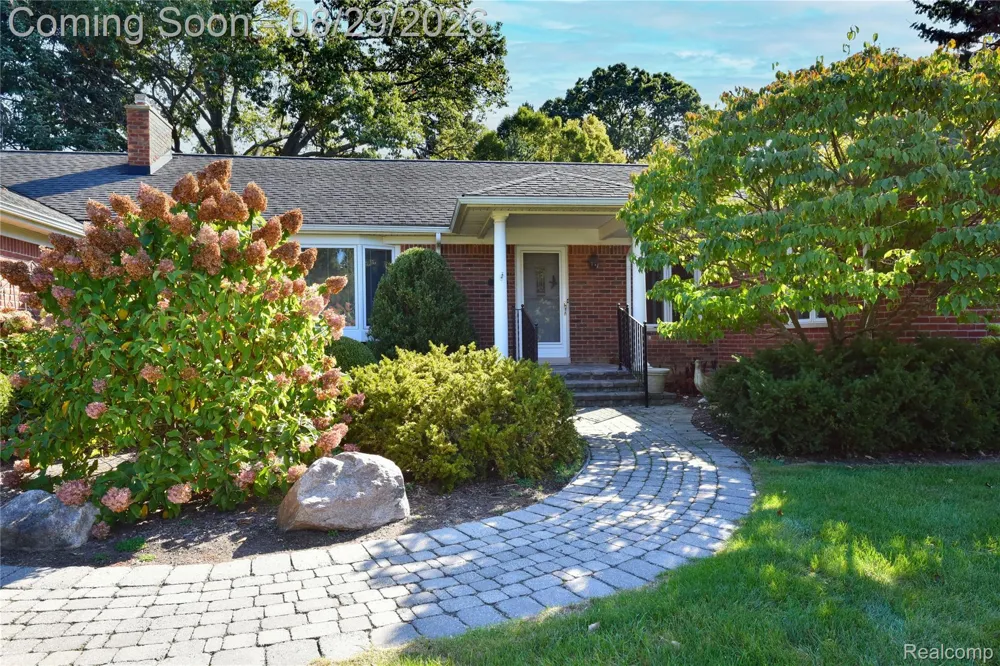 3851 Carriage Road Bloomfield Hills City, MI 48301