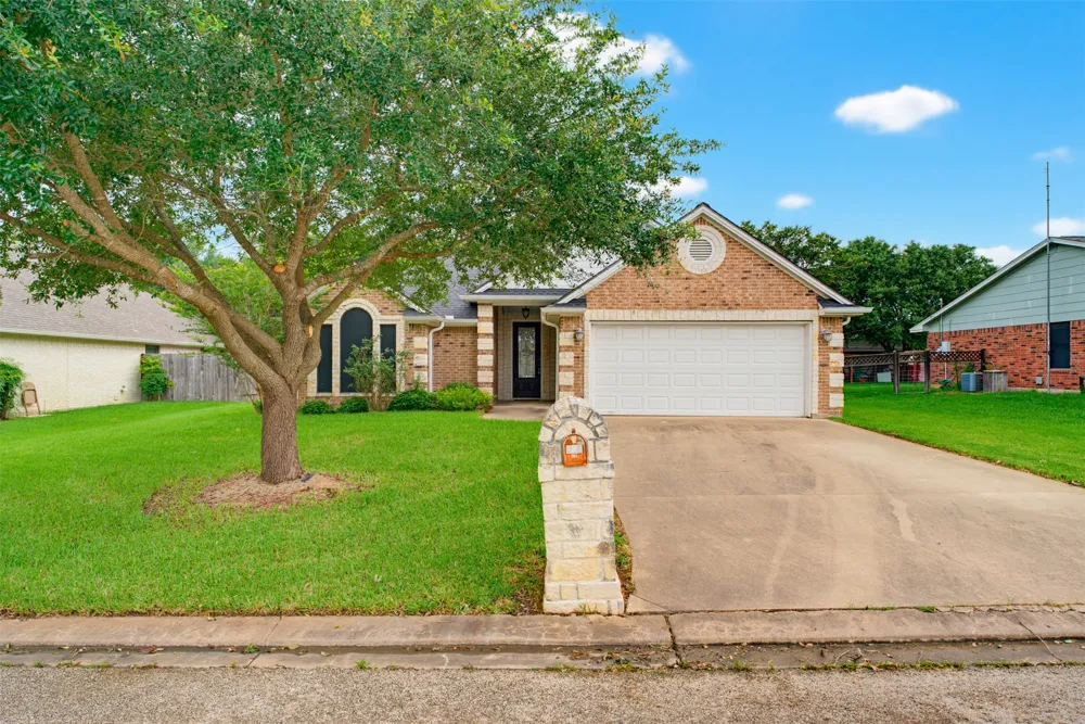 702 Woodson Drive Caldwell, TX 77836