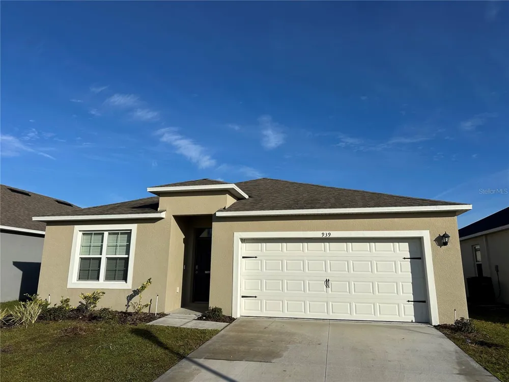 939 SUN BURST ROAD Winter Haven, FL 33880