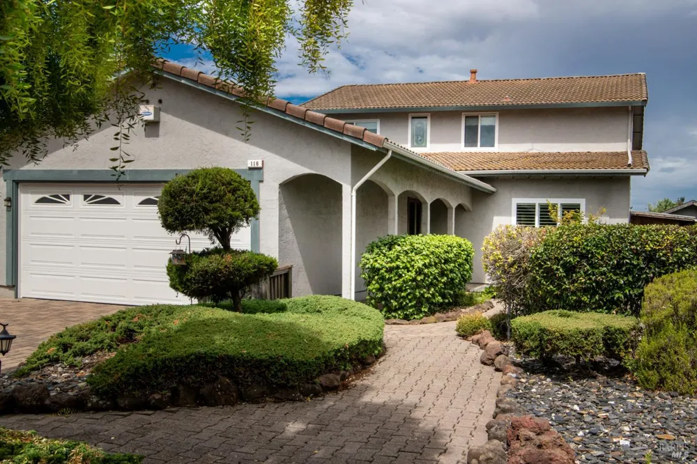 116 Glacier Court Petaluma, CA 94954
