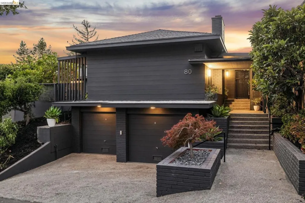 80 Wildwood Gdns Piedmont, CA 94611