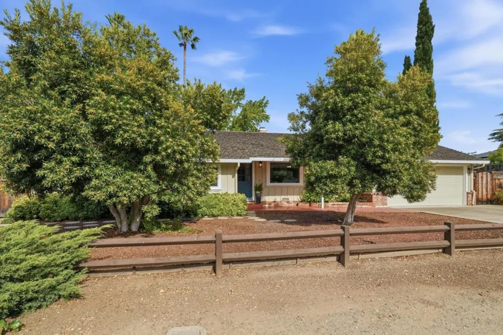1545 Truman Avenue Los Altos, CA 94024