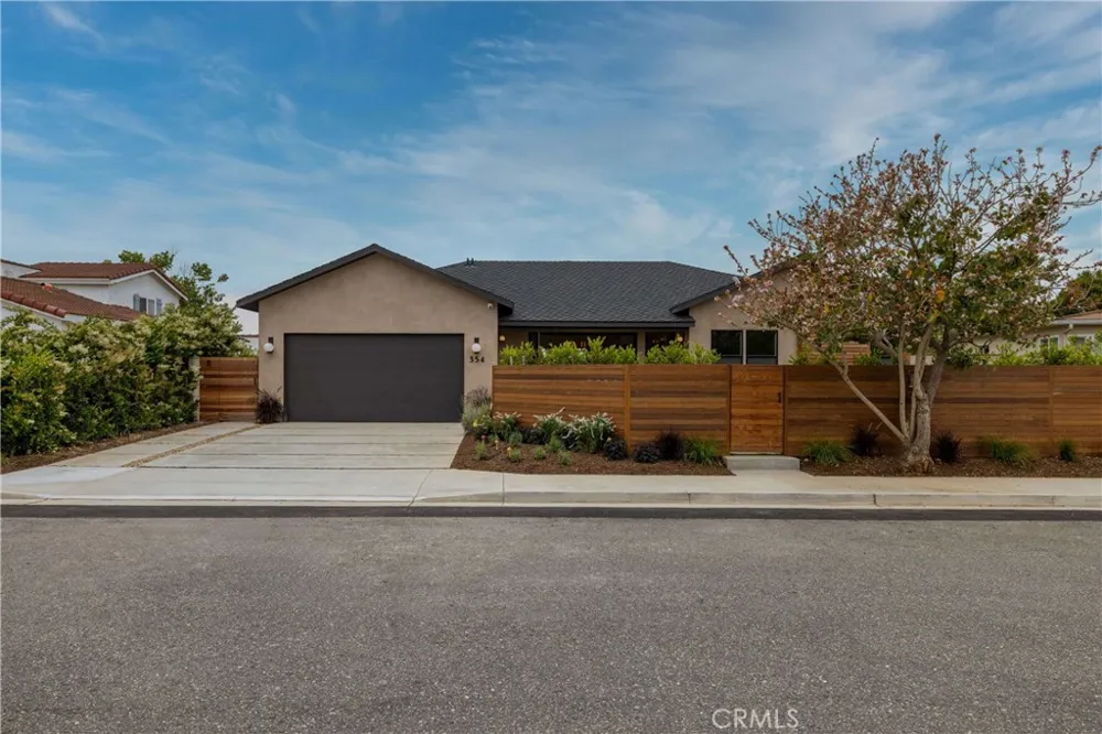 354 La Perle Lane Costa Mesa, CA 92627