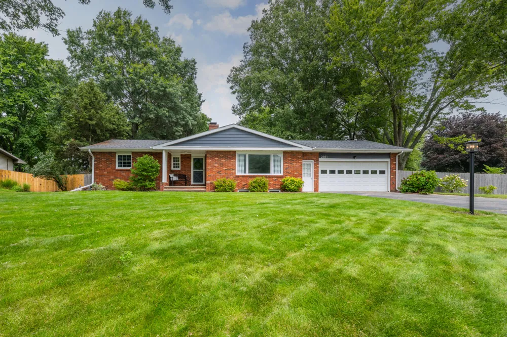 2351 Fountain Lane Stevensville, MI 49127