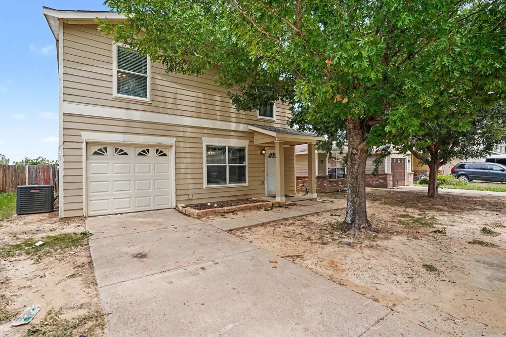 1733 Vineridge Lane Burleson, TX 76028