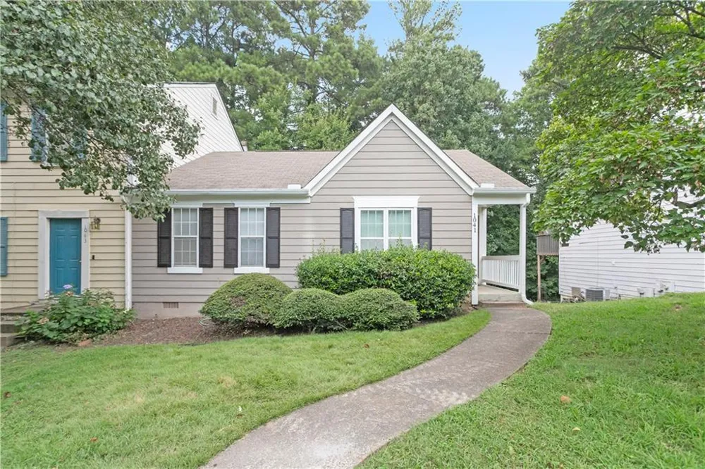 1041 Plantation Way NW Kennesaw, GA 30144