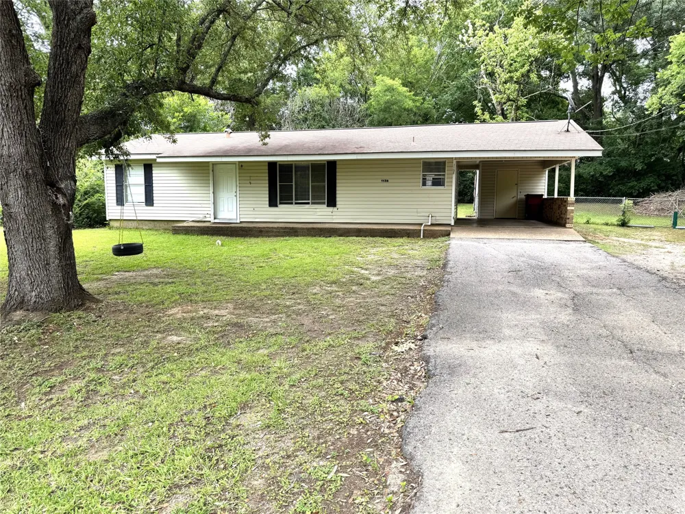 1138 Clay Canton, TX 75103