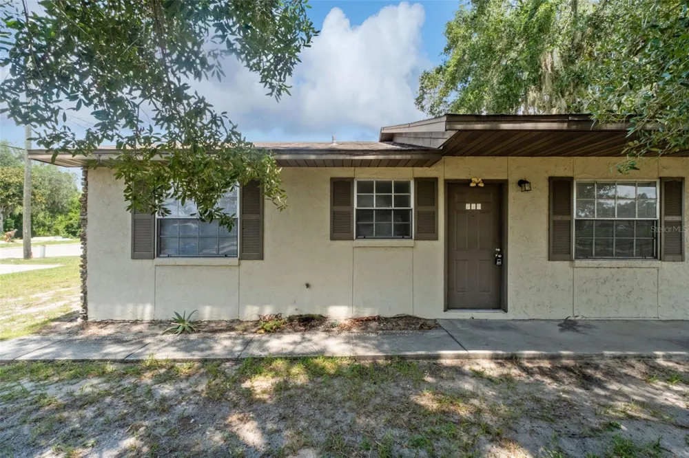 710 SINCLAIR AVENUE Tavares, FL 32778