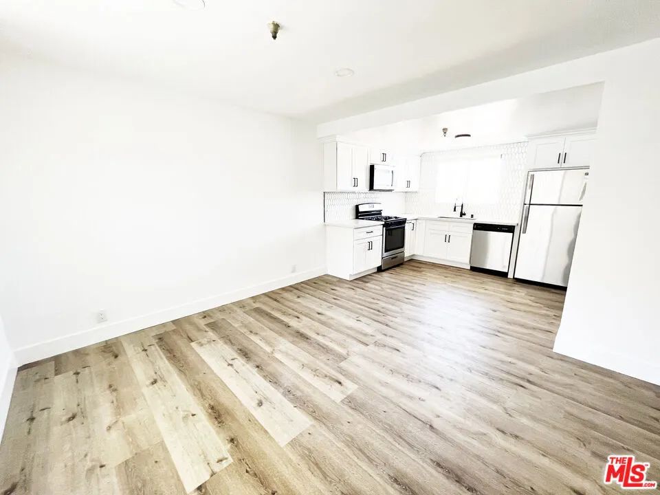 11430 Cedar Avenue #9 Hawthorne, CA 90250