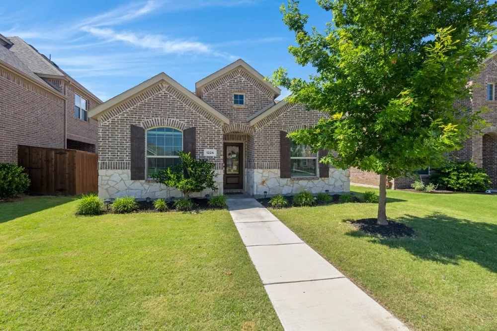 1224 Milfoil Drive Justin, TX 76247