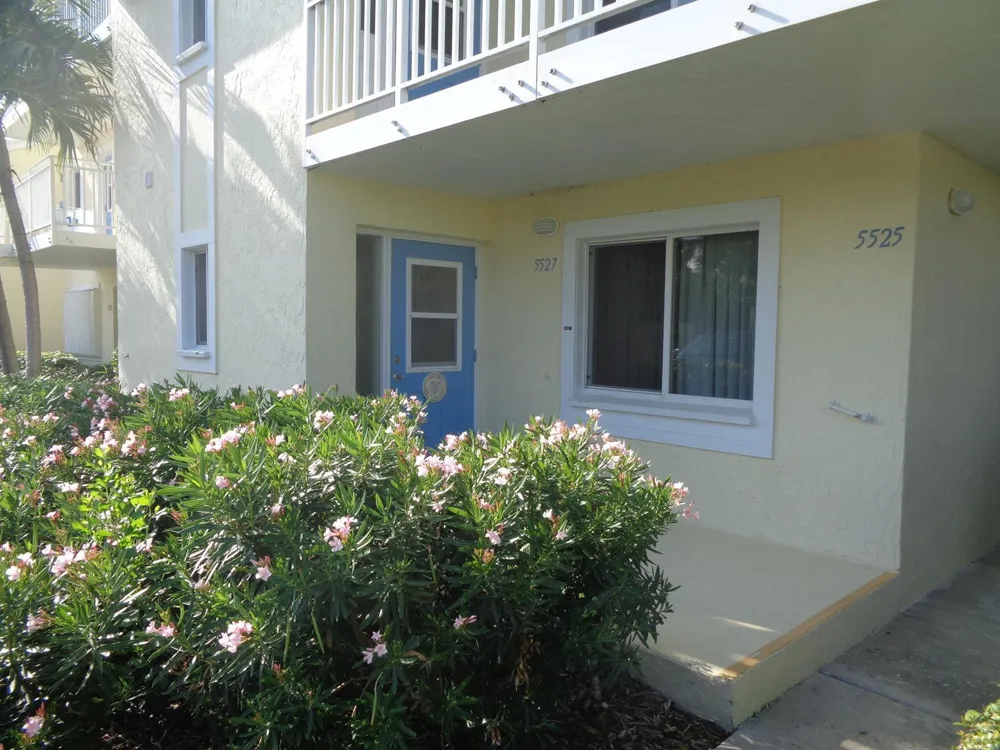 5527 NE GULFSTREAM WAY Hutchinson Island, FL 34996