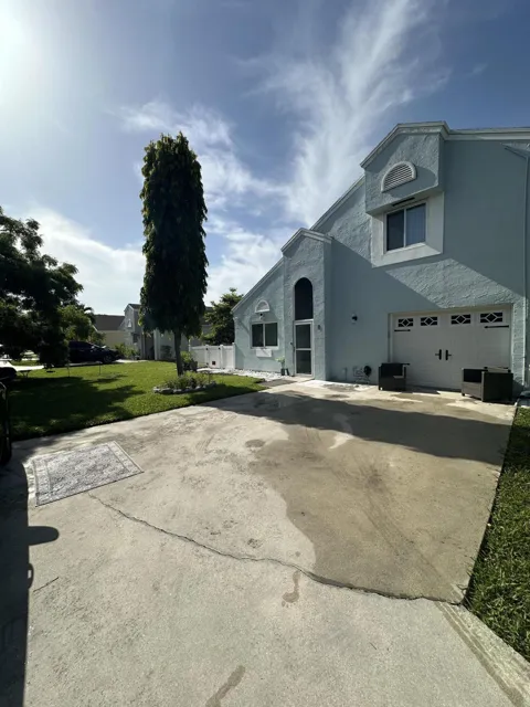 8 ELTON PLACE