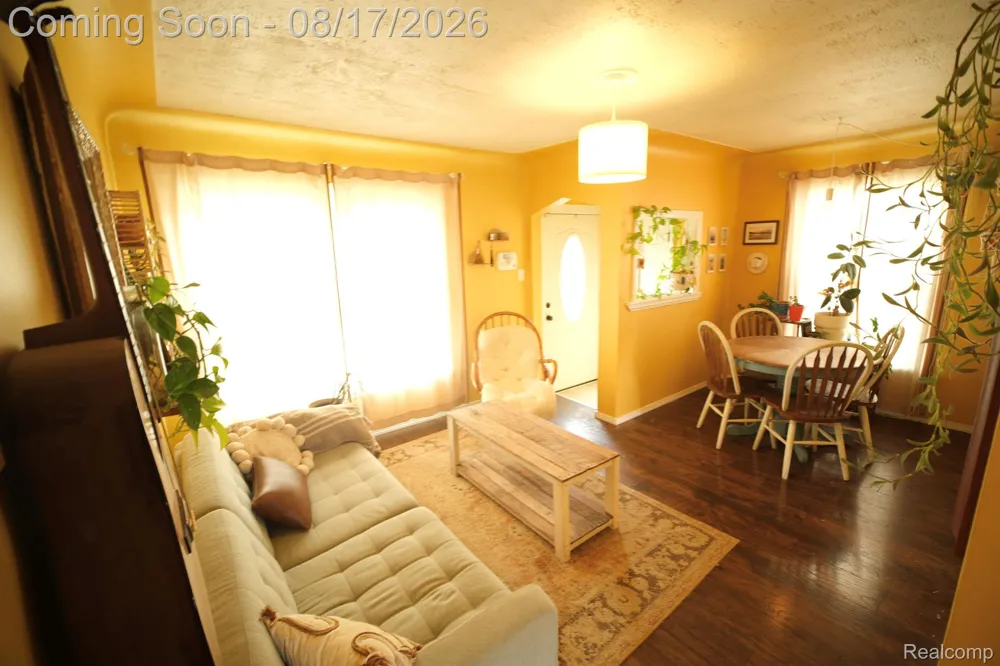26225 Annapolis Street Dearborn Heights City, MI 48125
