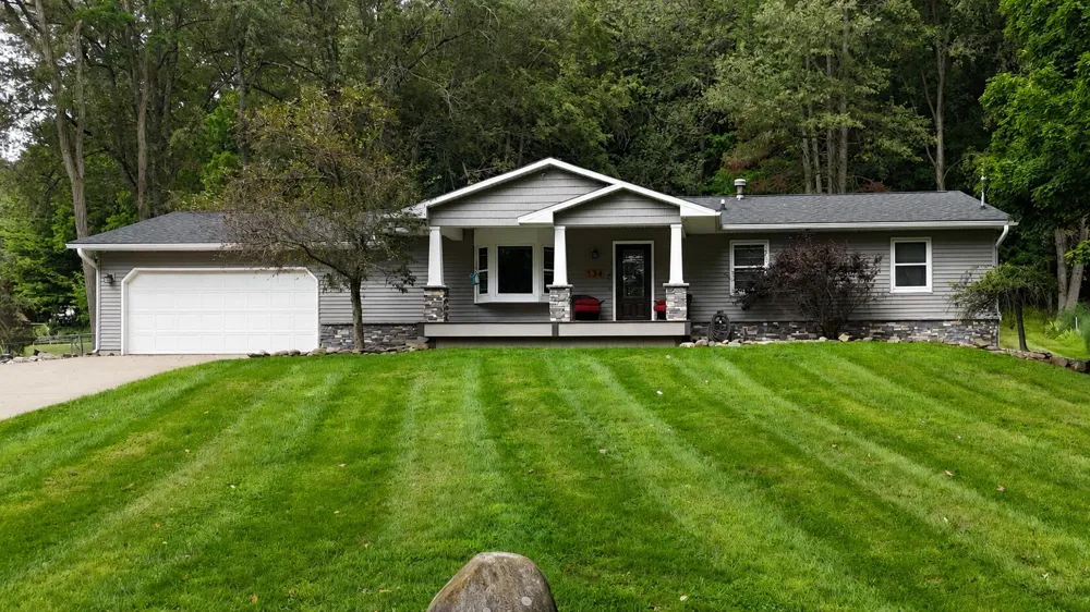 134 Pinecrest Drive Jonesville City, MI 49250