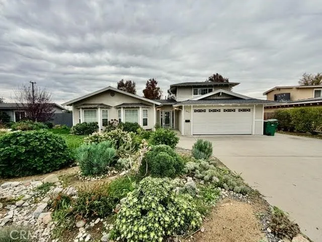 2734 Grove La Verne, CA 91750