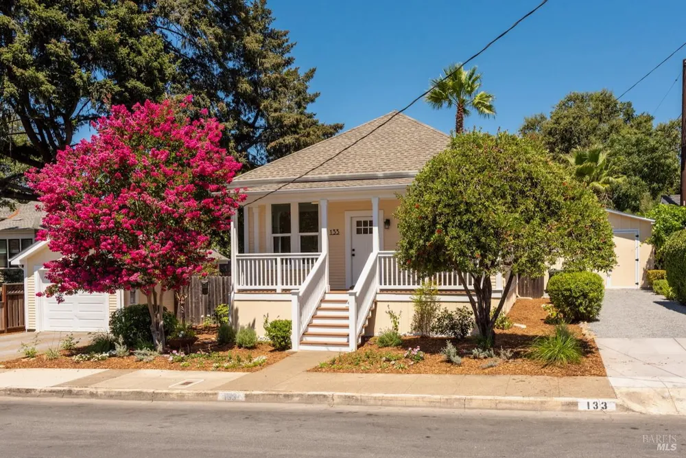 133 Sherman Street Healdsburg, CA 95448