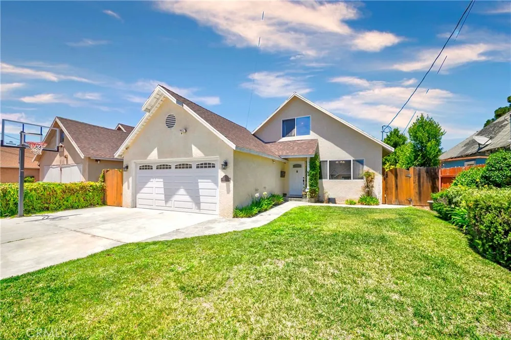 1051 W 184th Gardena, CA 90248