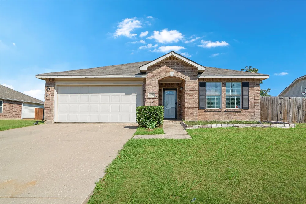 2901 Saddle Drive Denton, TX 76210