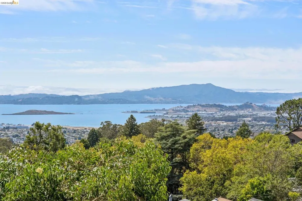 218 Cambridge Ave Kensington, CA 94708