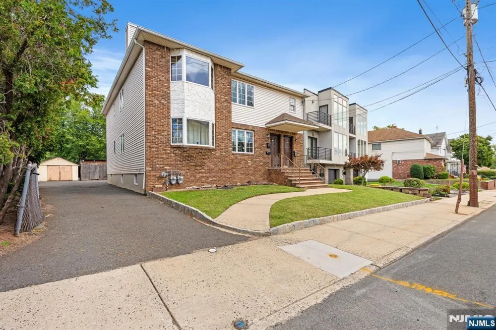 609 Freeman Street 2 Lyndhurst, NJ 07071