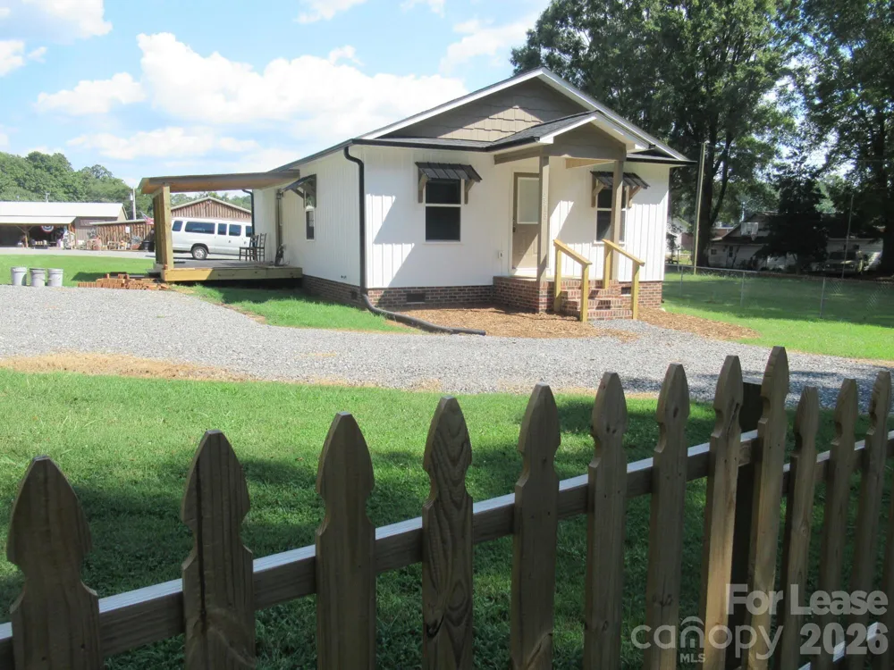 251B S B AVENUE Maiden, NC 28650