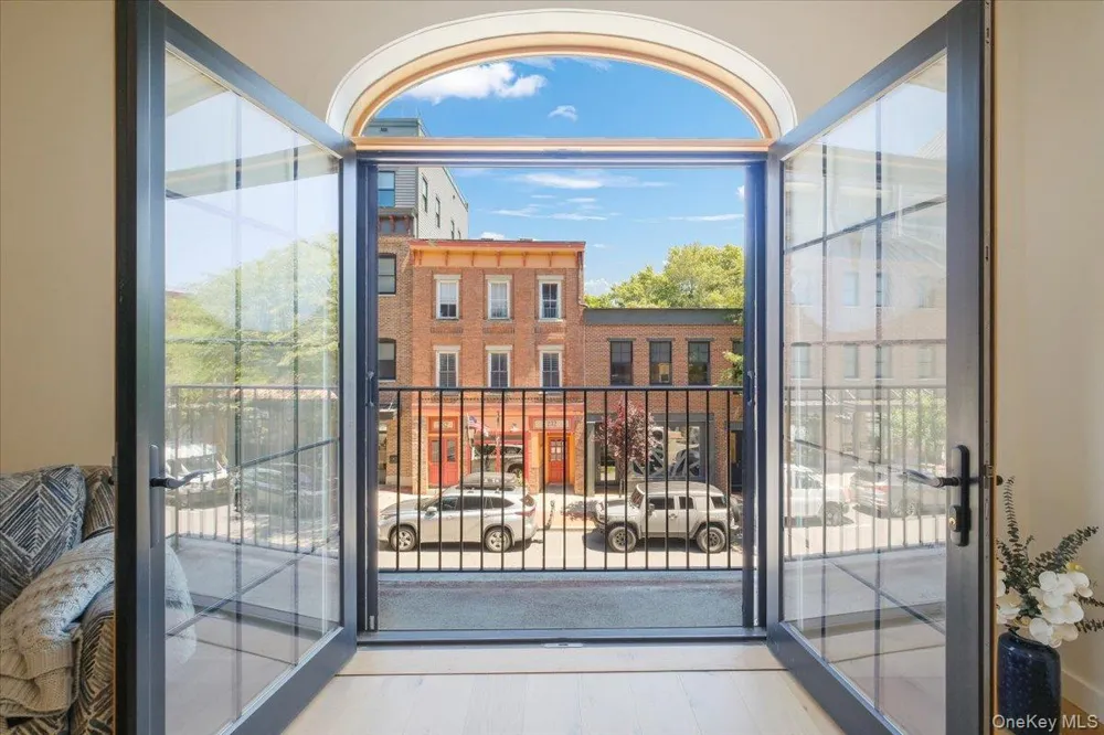249 Main Street #206 Beacon, NY 12508