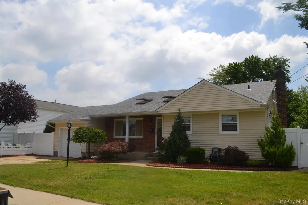 16 Frank Avenue #Studio Farmingdale, NY 11735