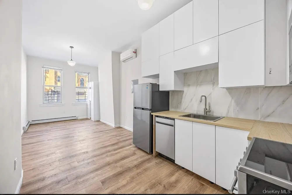18-20 Stanhope Street #1L Ridgewood, NY 11385