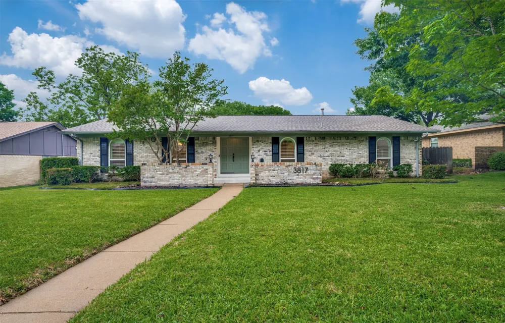 3817 Crestpark Drive Farmers Branch, TX 75244