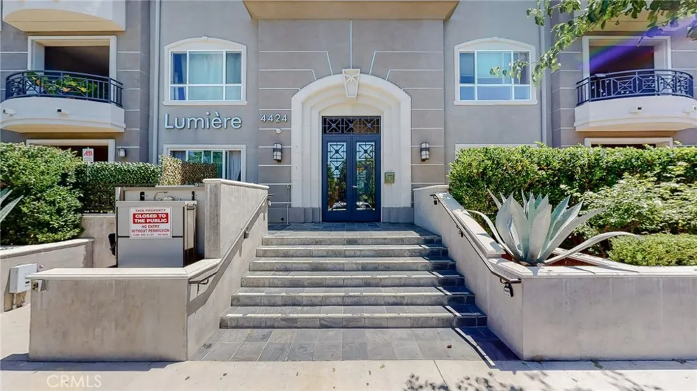 4424 Whitsett Avenue #206 Studio City, CA 91604