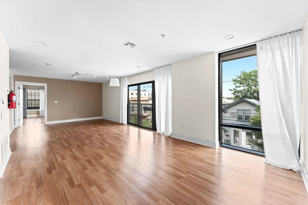 125 70TH ST Guttenberg, NJ 07093