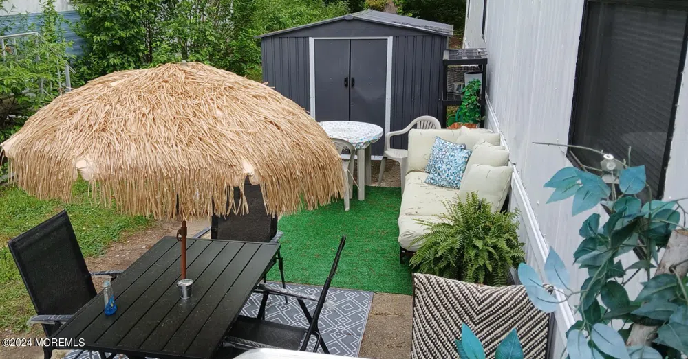 8 Nicholas Boulevard