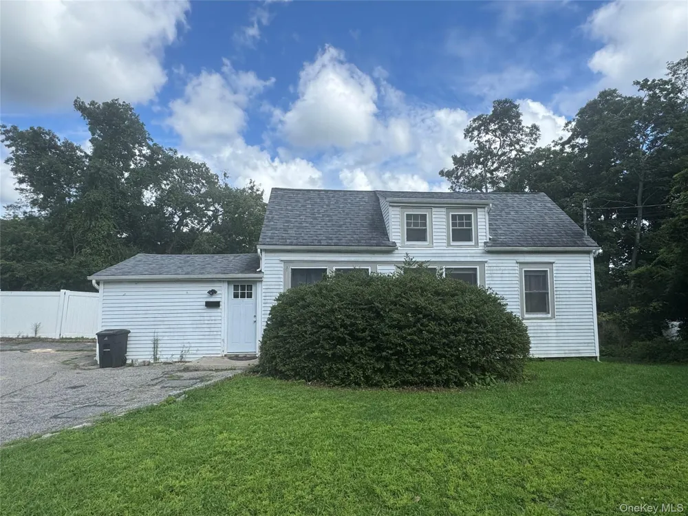 425 Landing Avenue Smithtown, NY 11787