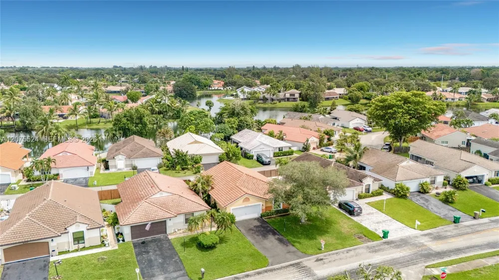 15071 S Waterford Dr #15071 Davie, FL 33331