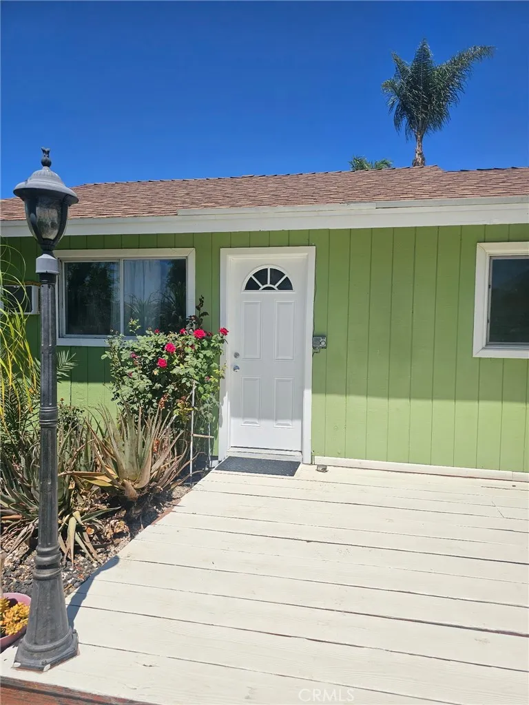 1122 Whitcomb Simi Valley, CA 93063