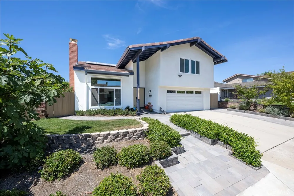 19741 Venecia Lane Yorba Linda, CA 92886
