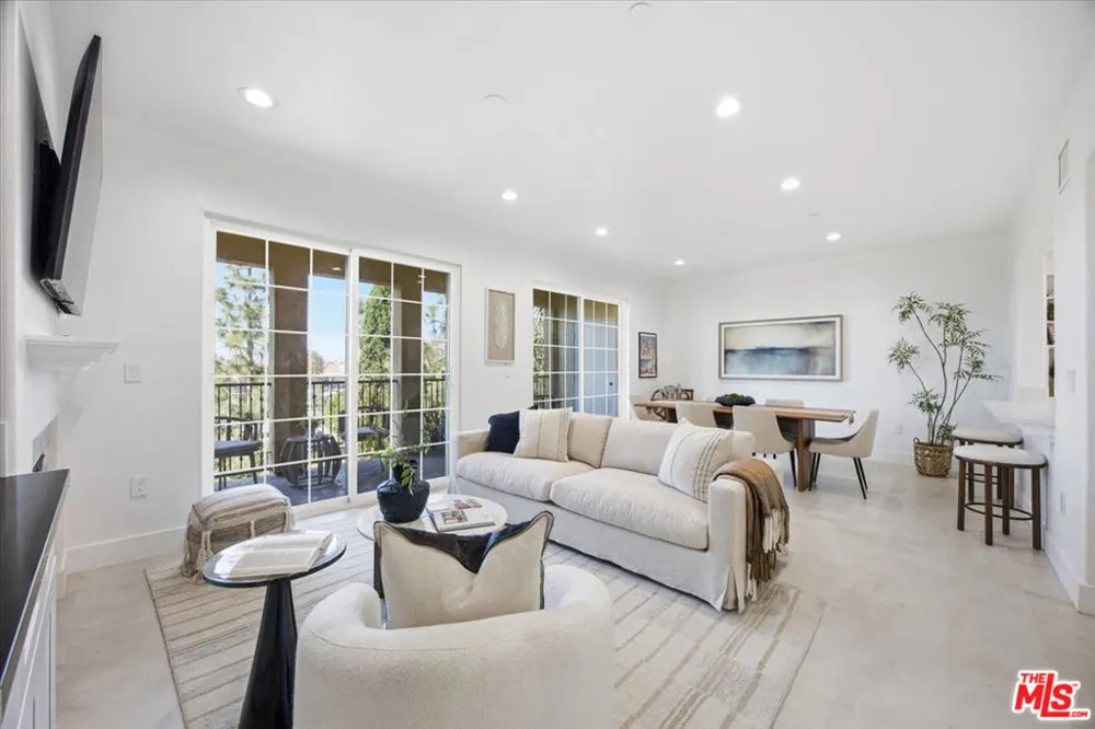 12975 Agustin Place #335 Playa Vista, CA 90094