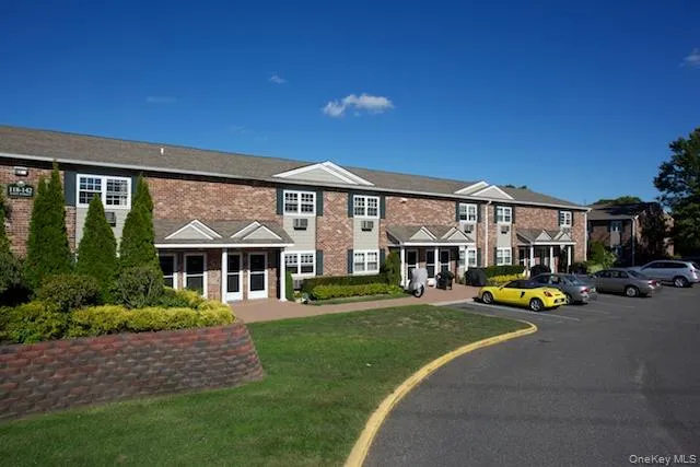 142E Easy Street #142E Sayville, NY 11782