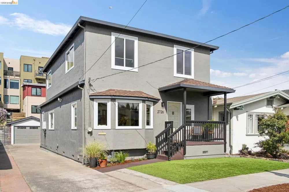 2726 Wallace St Berkeley, CA 94702