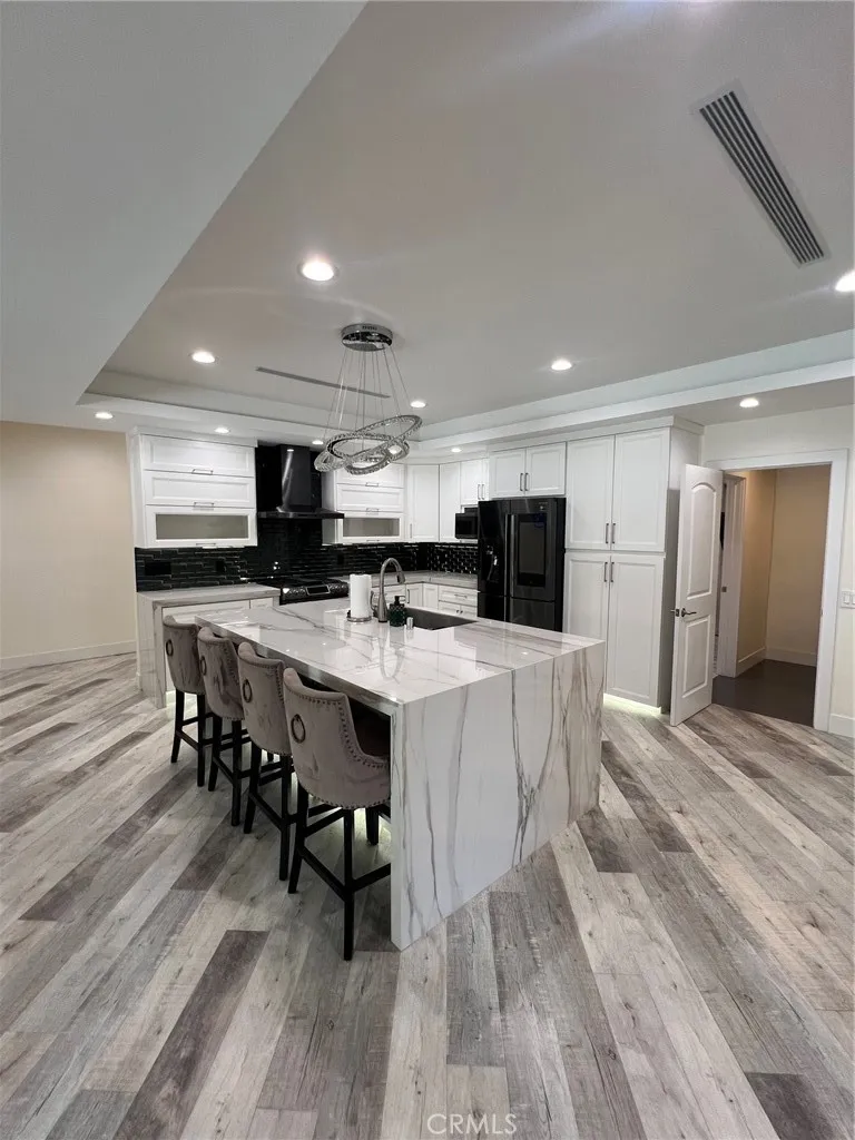 17161 Vintage Northridge, CA 91325