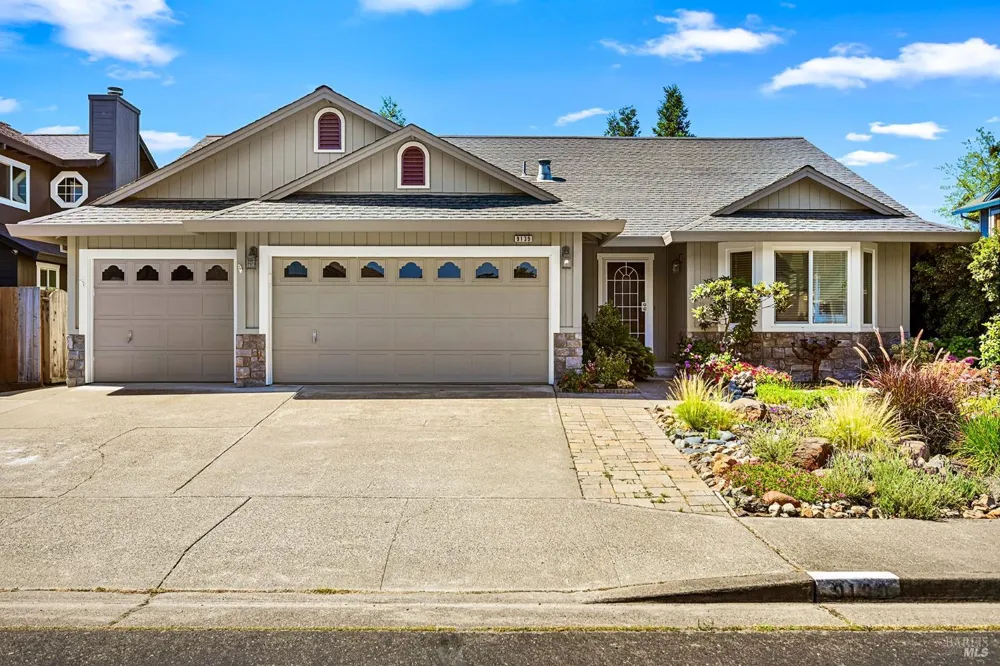 9139 Piccadilly Circle Windsor, CA 95492