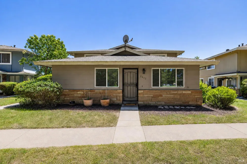 2432 Plata Court Santa Rosa, CA 95403