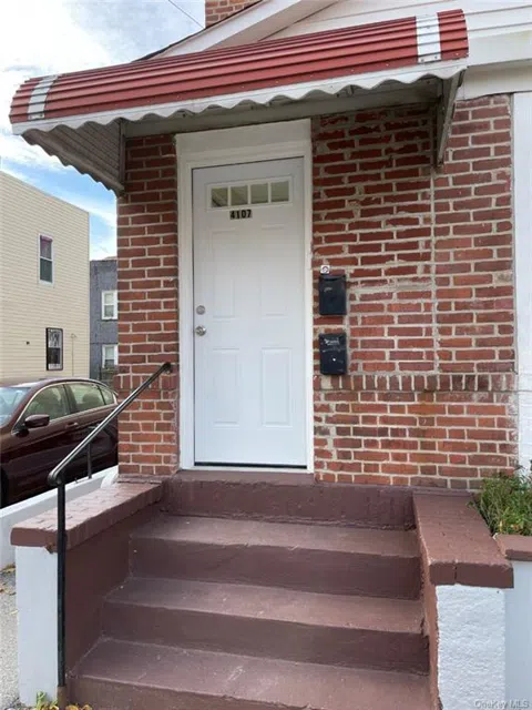 4107 Bronxwood Avenue