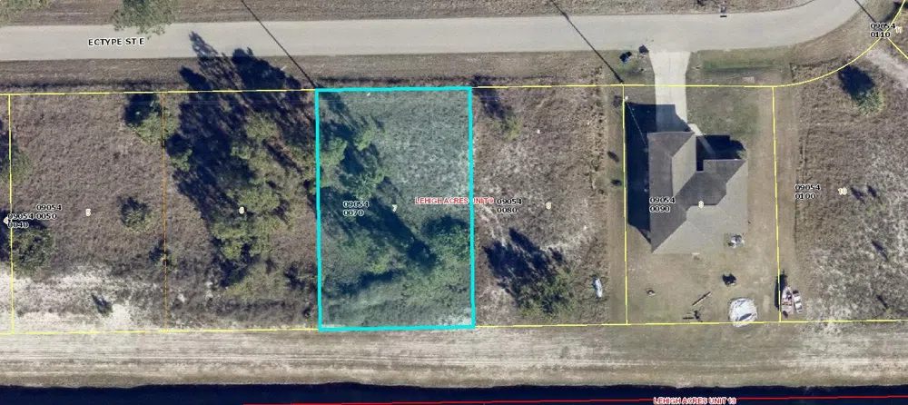 1118 Ectype Street E