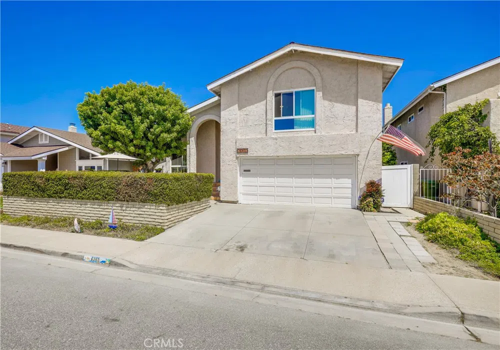 4365 Hazelnut Avenue Seal Beach, CA 90740