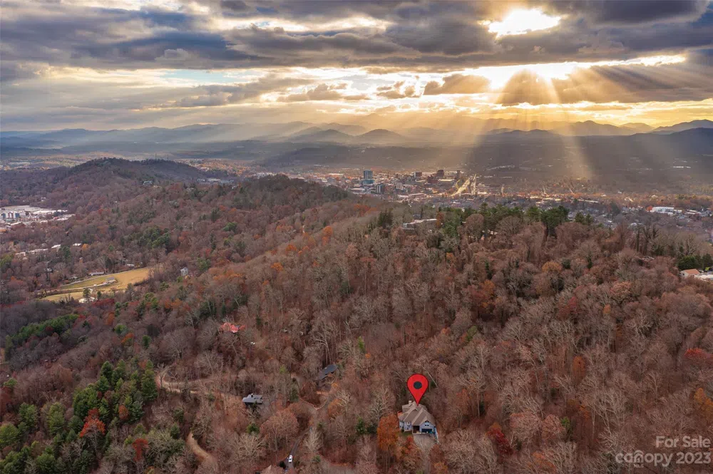 14 Mountain Chateau Lane Asheville, NC 28804